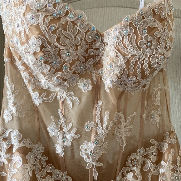 Bridal or Prom gown Unaltered - Picture 4 of 16